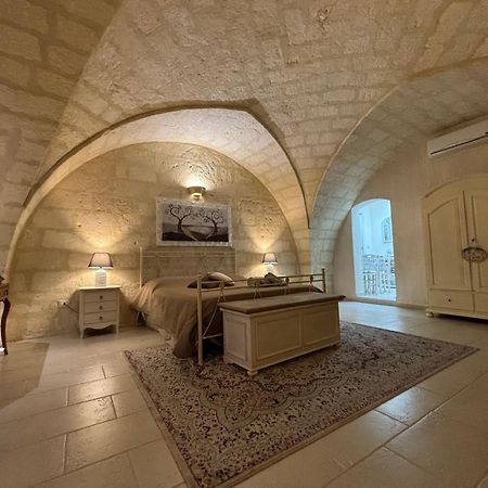 Suite Cavour Luxury Home Taranto Exteriör bild