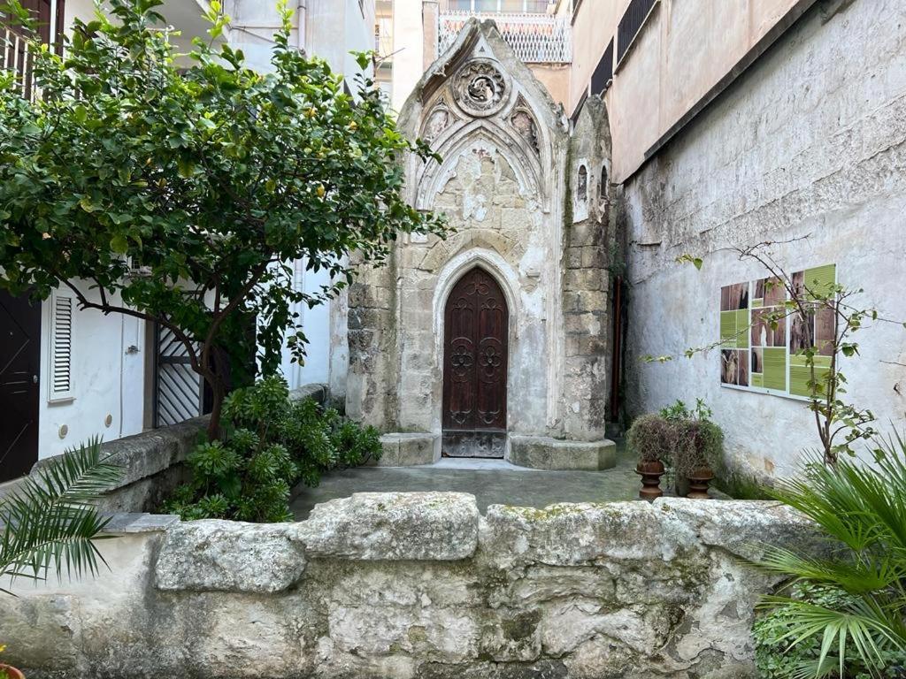 Suite Cavour Luxury Home Taranto Exteriör bild