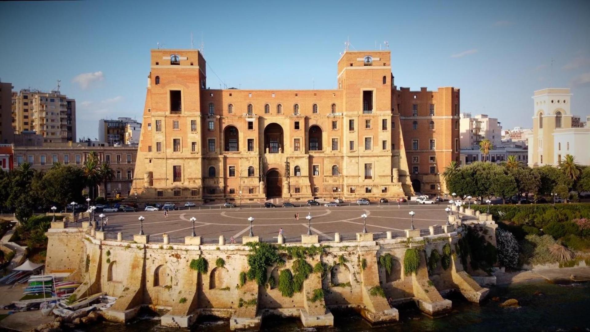 Suite Cavour Luxury Home Taranto Exteriör bild