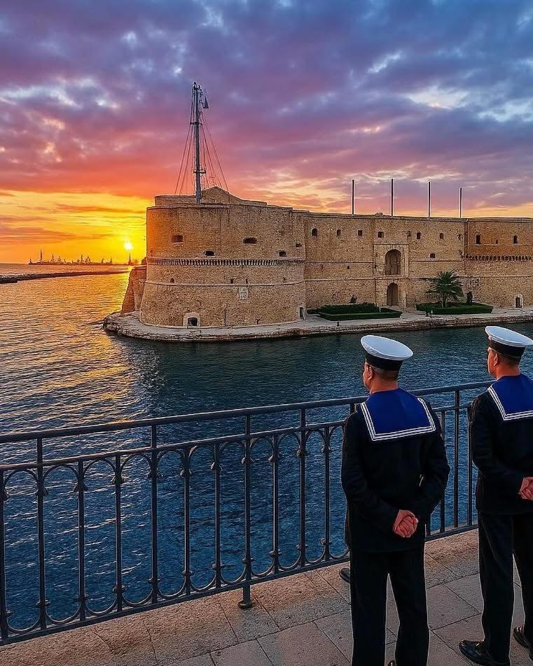 Suite Cavour Luxury Home Taranto Exteriör bild